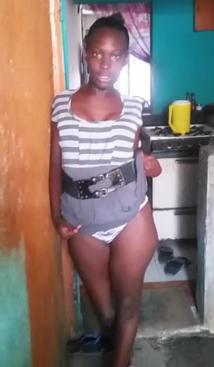 Ebony Crackhead Dancing für Kamera