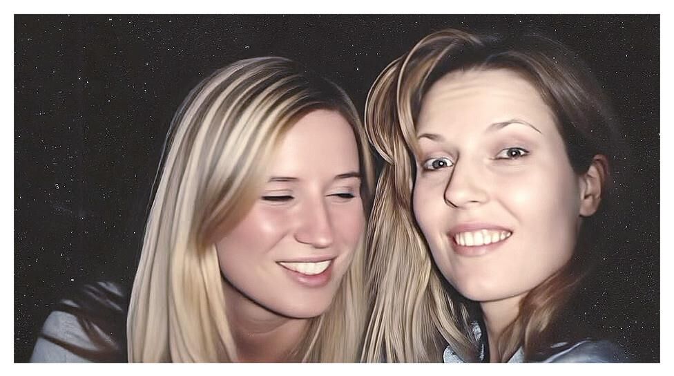 Paula und Kim machen rum