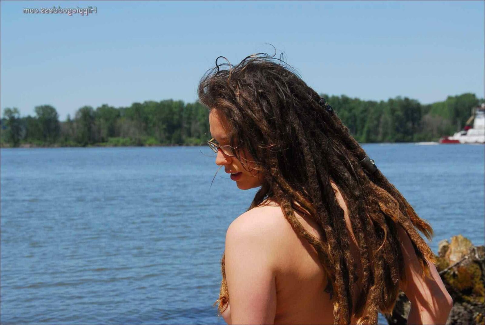 Hippiegoddess Amaya Busty im Freien
