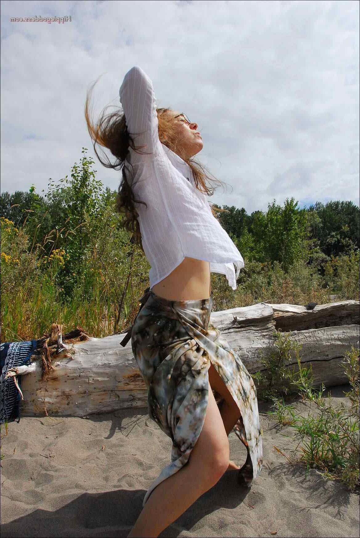 Hippiegoddess Safran feiert die Sonnenwende