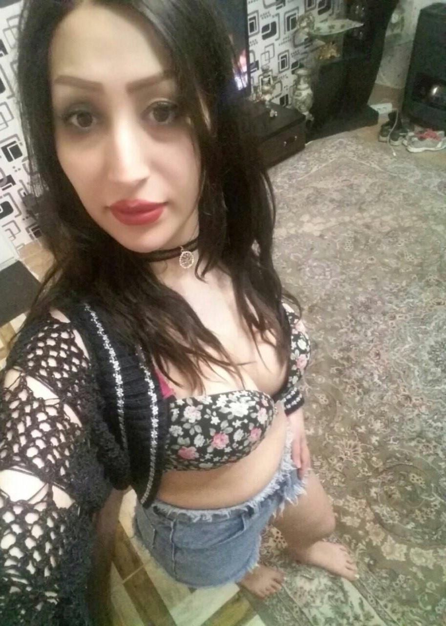 Horny iraní MILF Elnaz