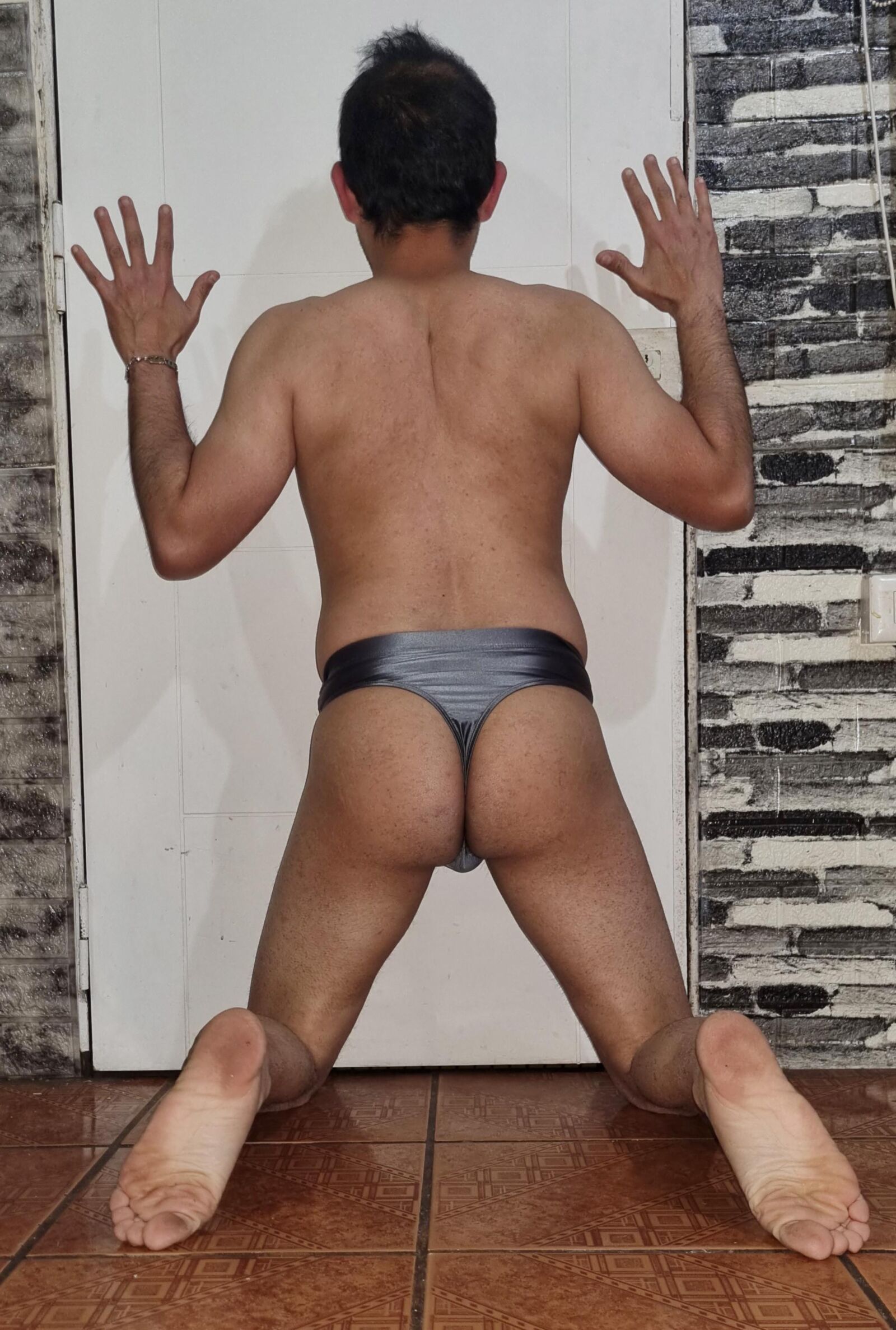 Tanga gris brillante