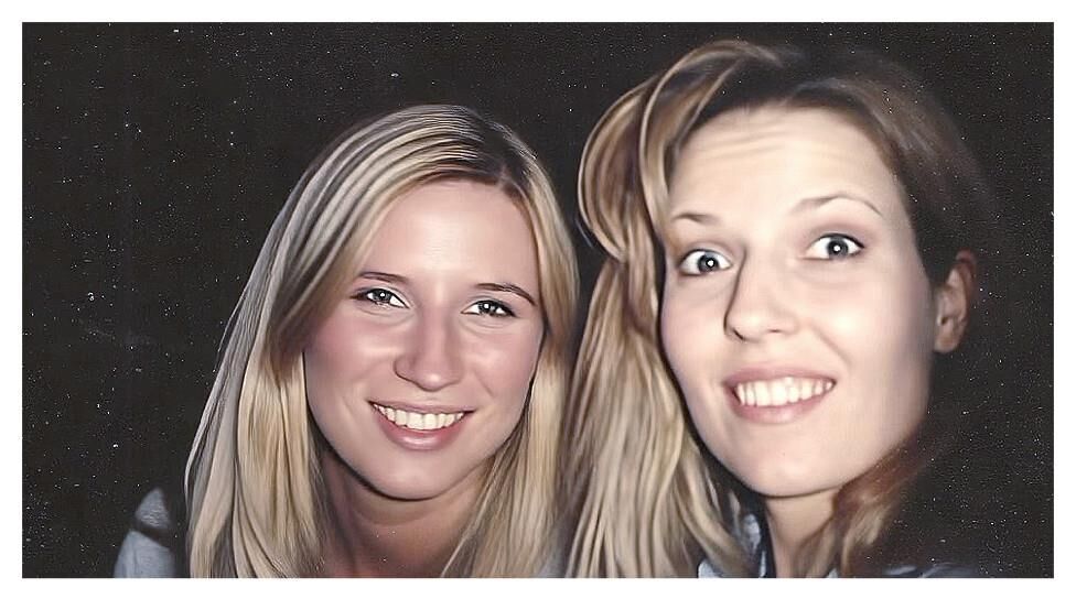 Paula und Kim machen rum