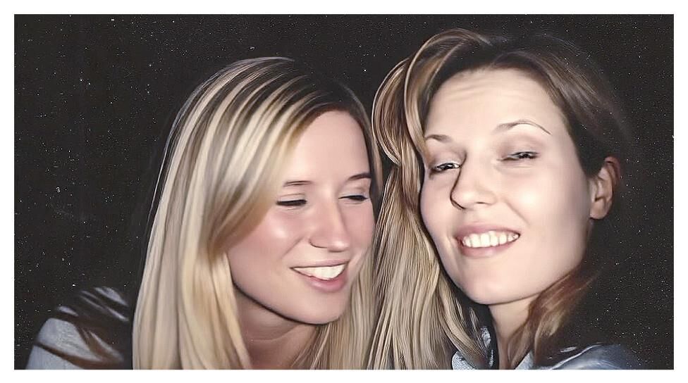 Paula und Kim machen rum
