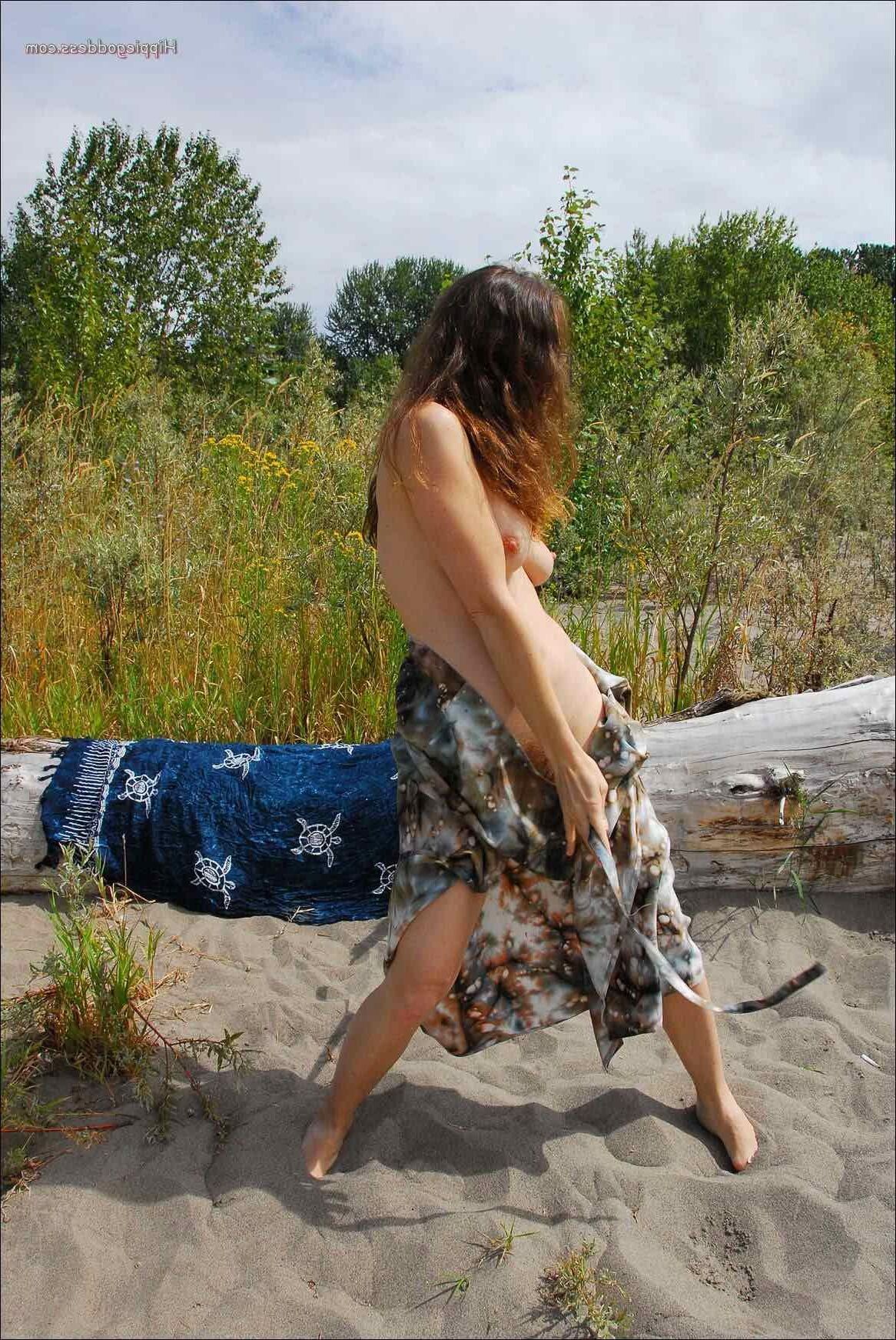 Hippiegoddess Safran feiert die Sonnenwende