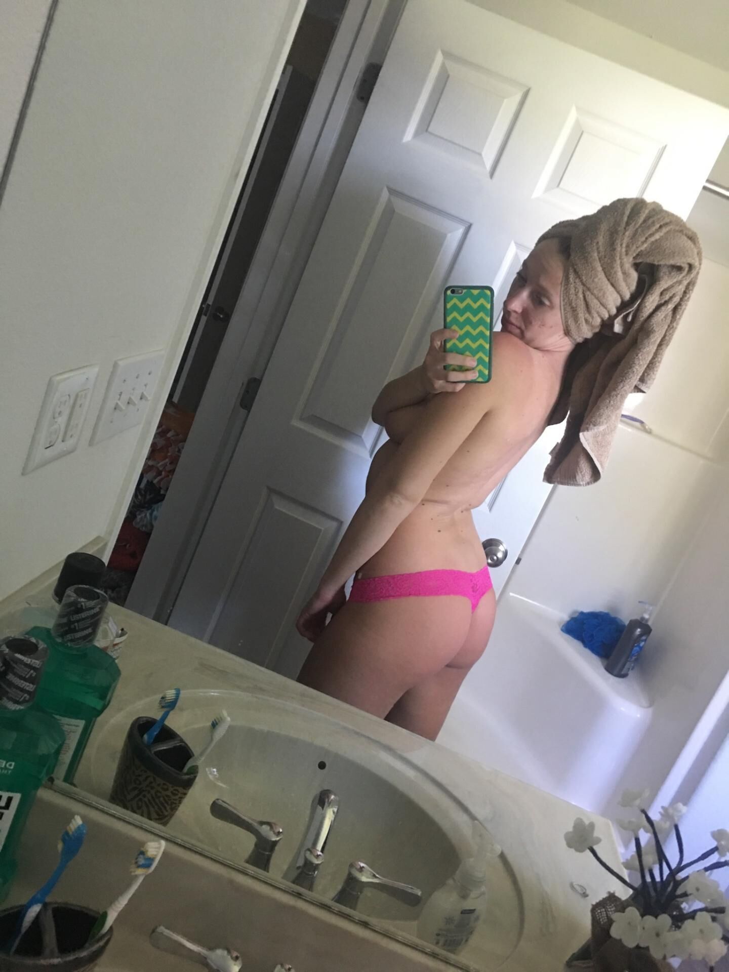 Blonde tn Milf zu Hause Selfies