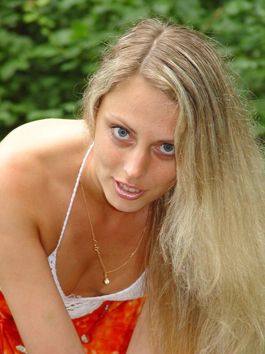 Sexy blond draußen