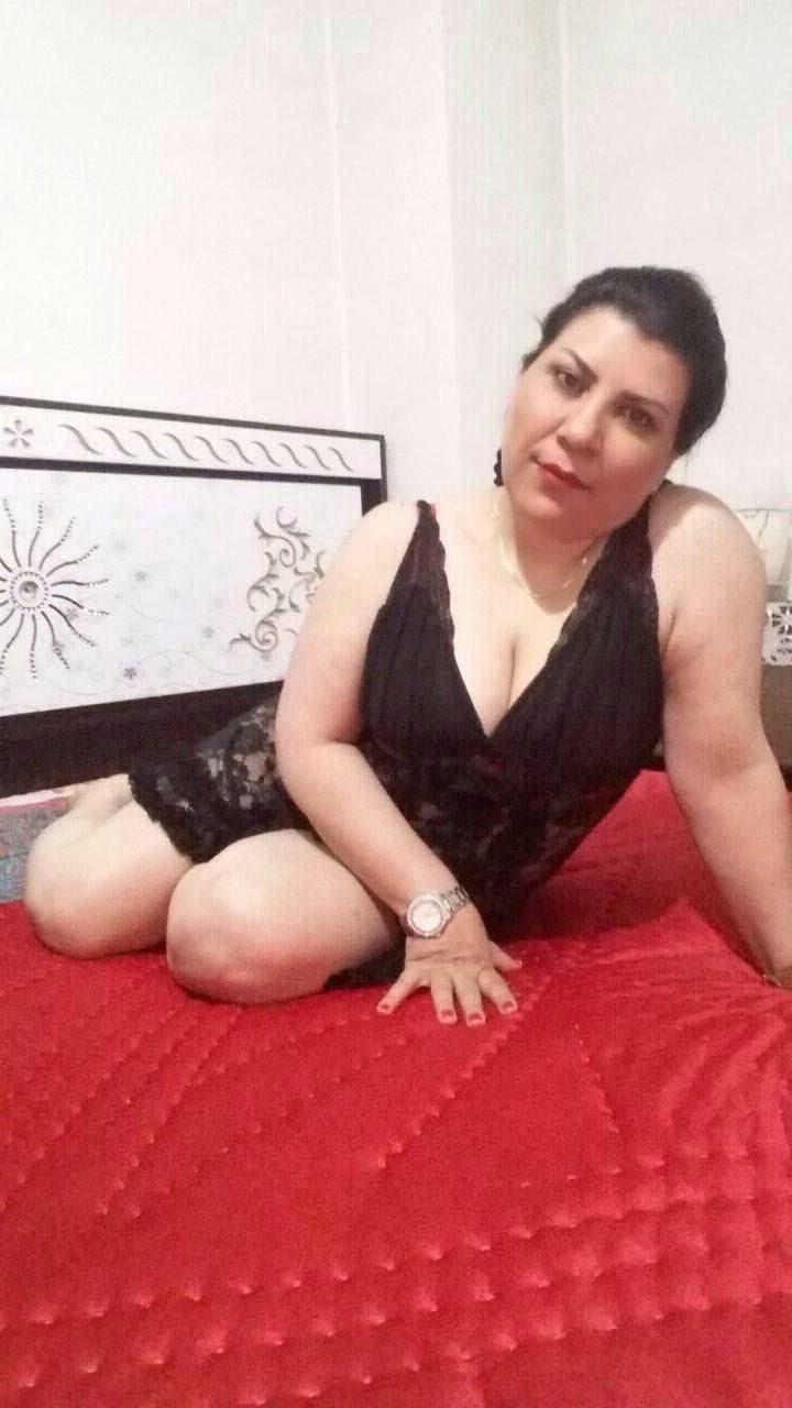 curvilíneo iraní maduro