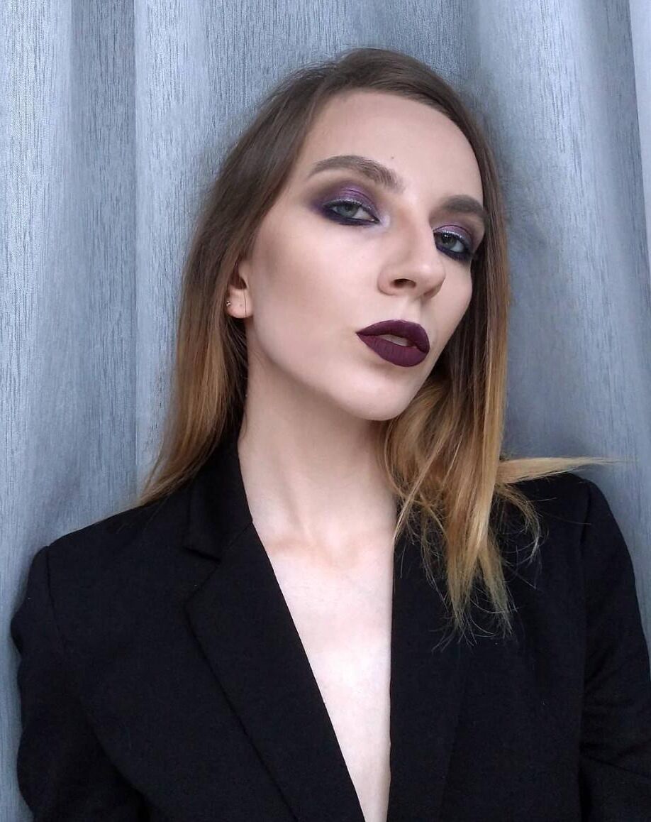 Katya Lazareva exponierte dünne russische Fotze