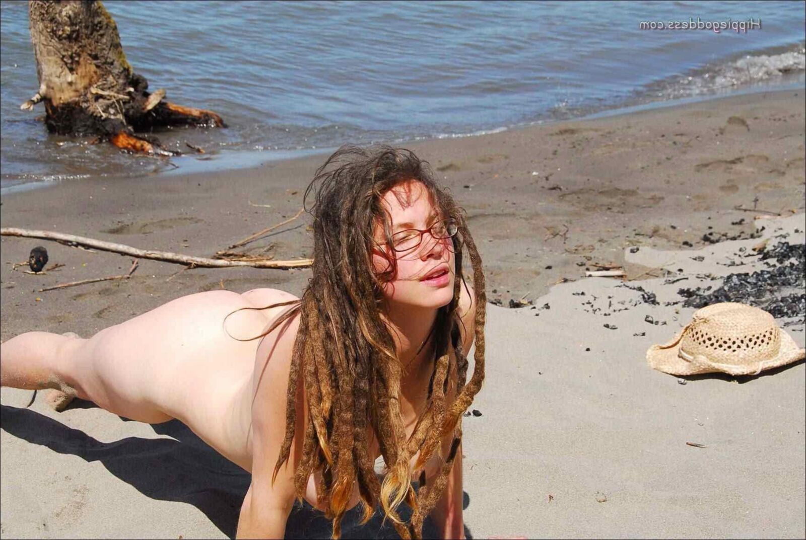 Hippiegoddess Amaya Busty im Freien