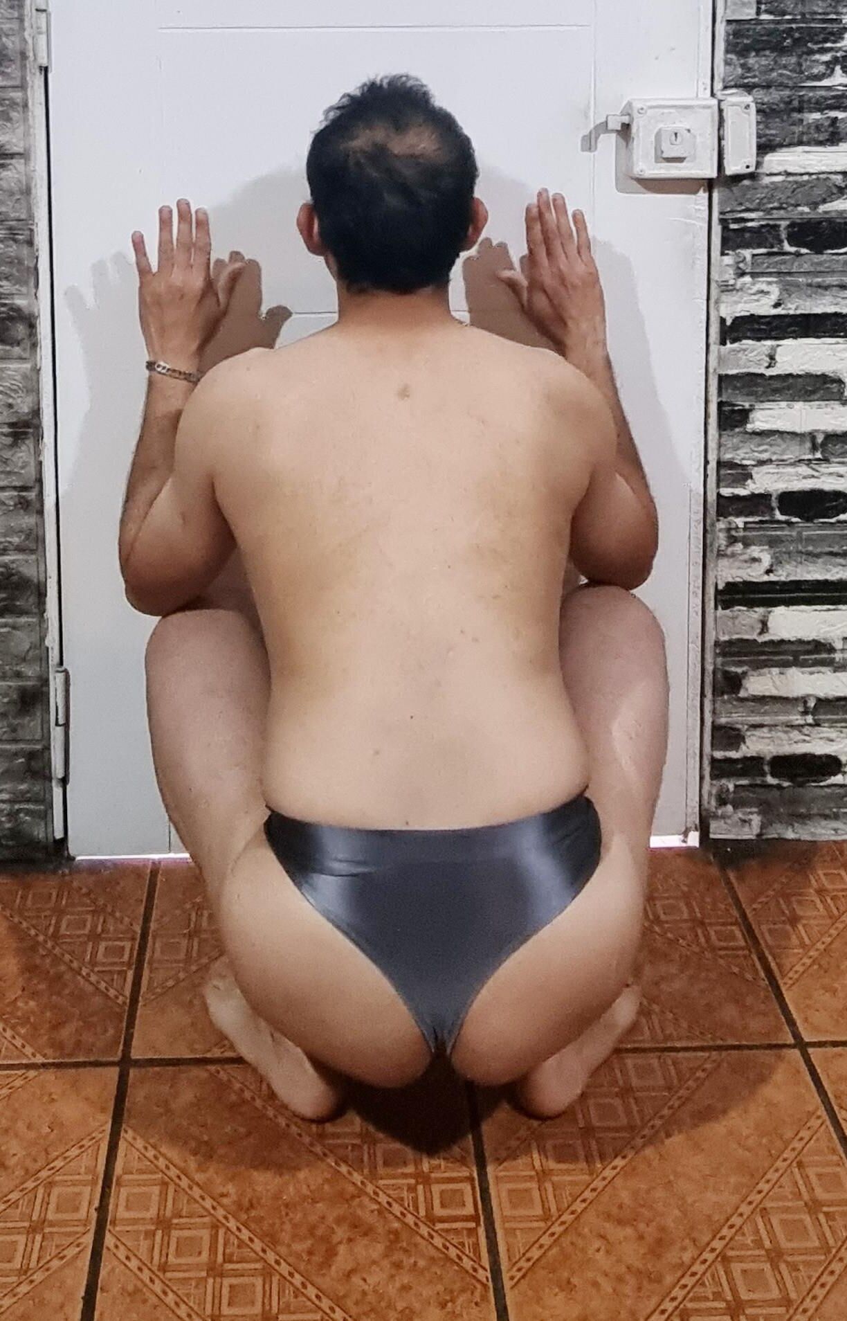 Tanga gris brillante