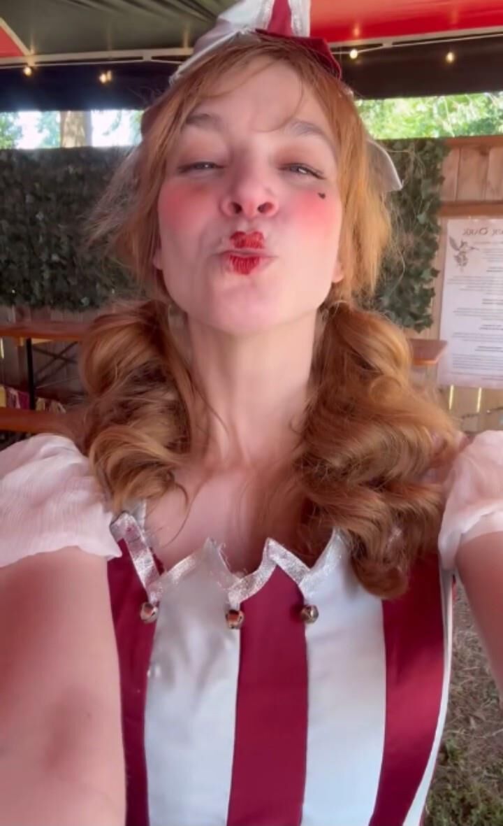 Sexy Costumer Vintage Ivy Thompson (The Sewlo Artist)
