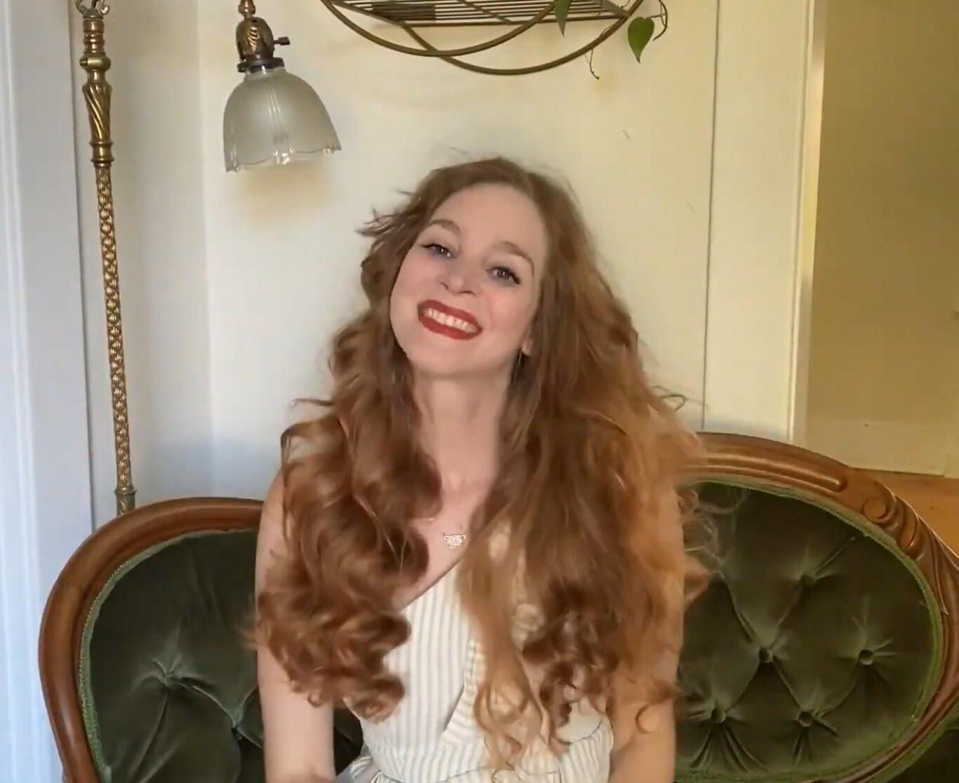Sexy Costumer Vintage Ivy Thompson (The Sewlo Artist)