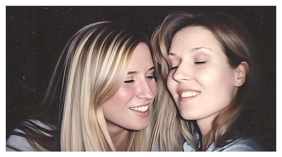 Paula und Kim machen rum