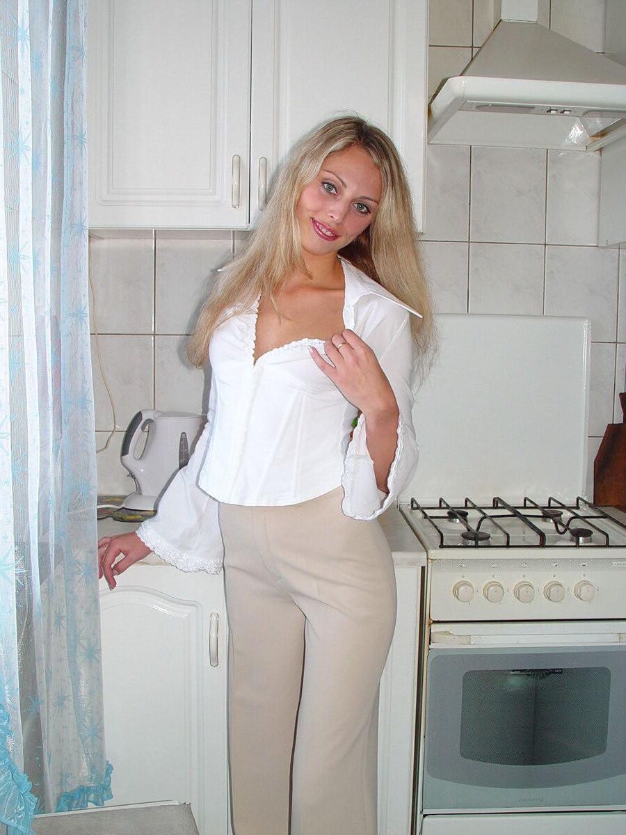Sexy blond zu Hause