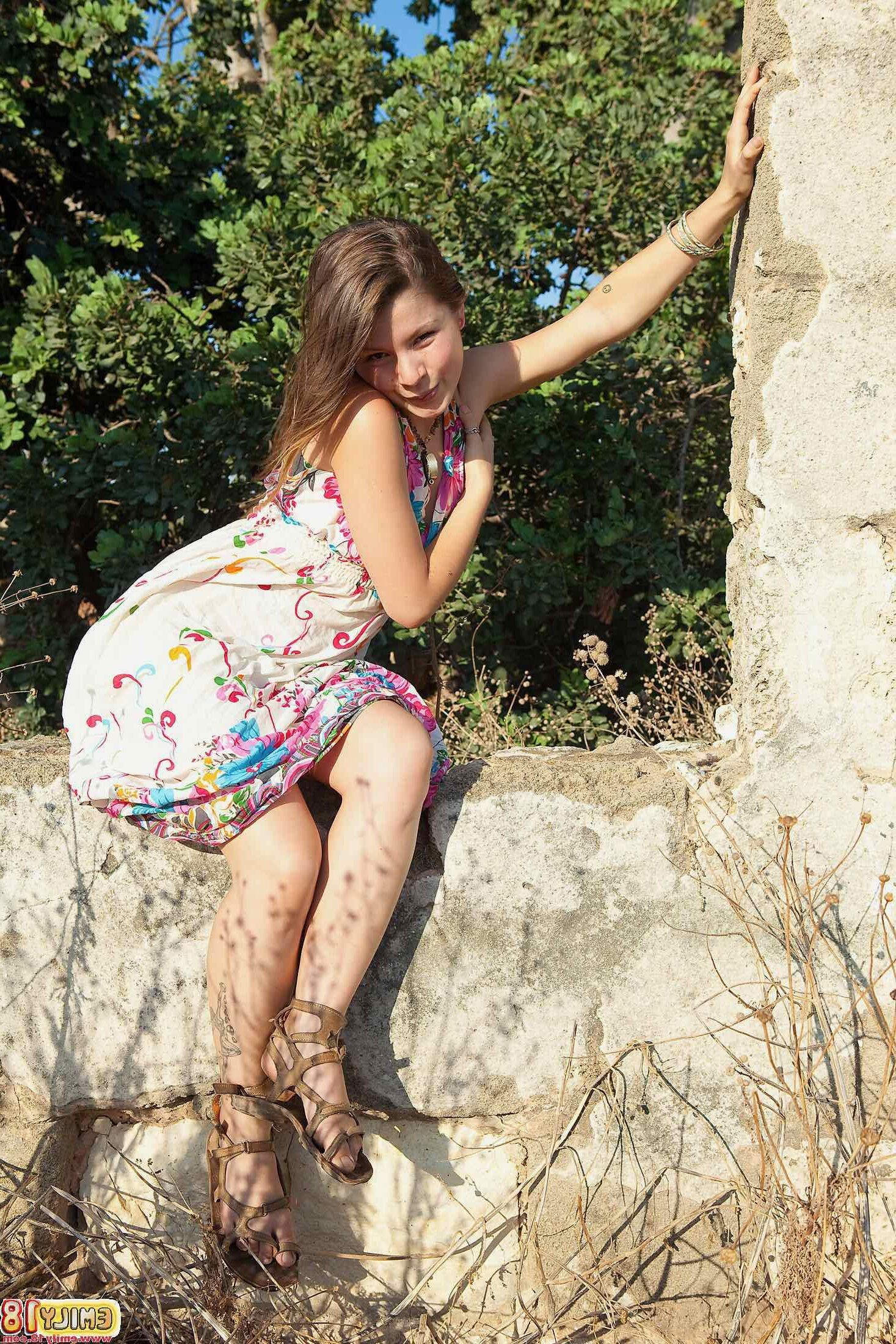 Emily Emily Little Poser