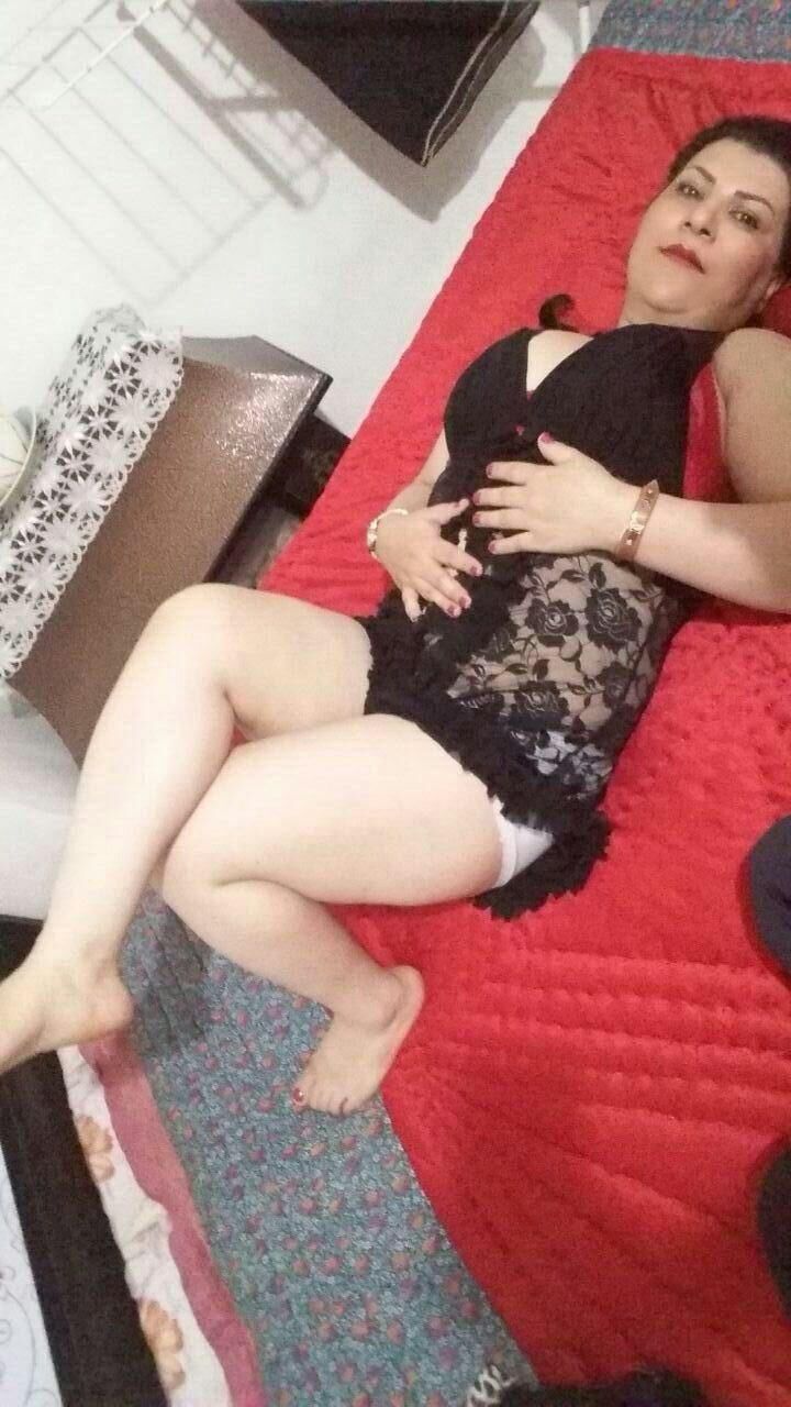 curvilíneo iraní maduro