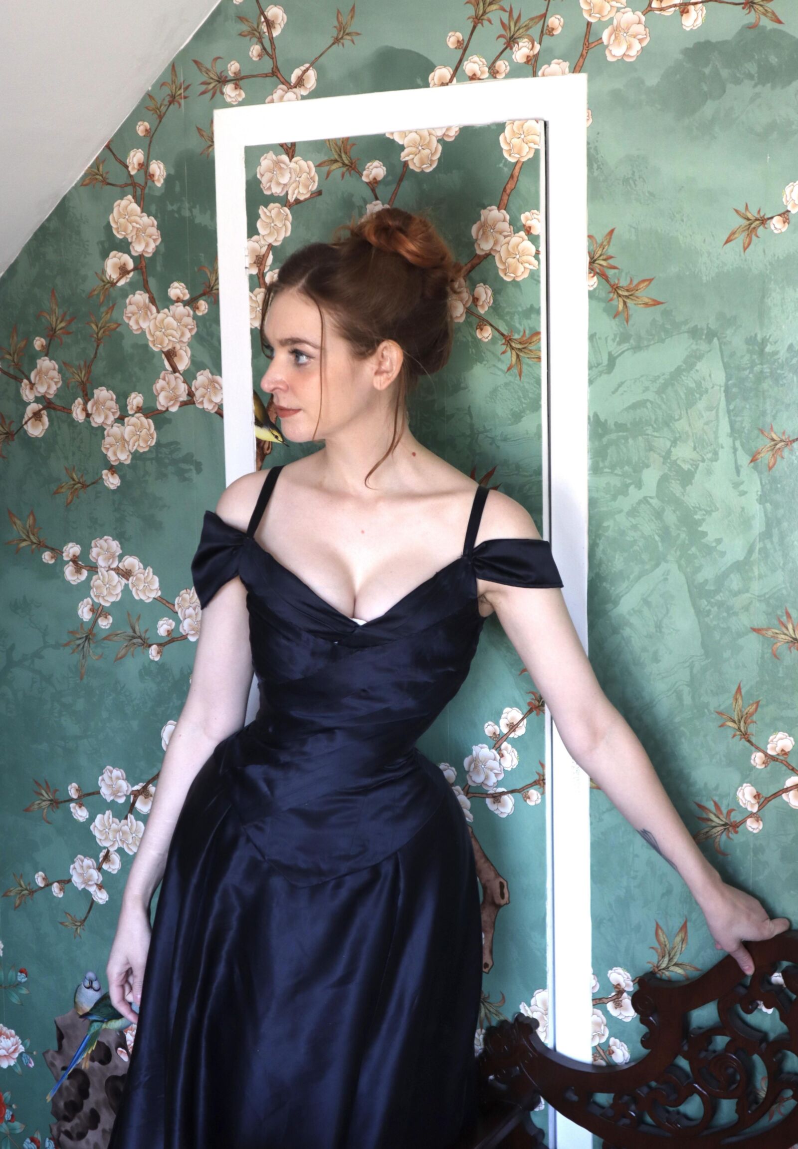 Sexy Costumer Vintage Ivy Thompson (The Sewlo Artist)