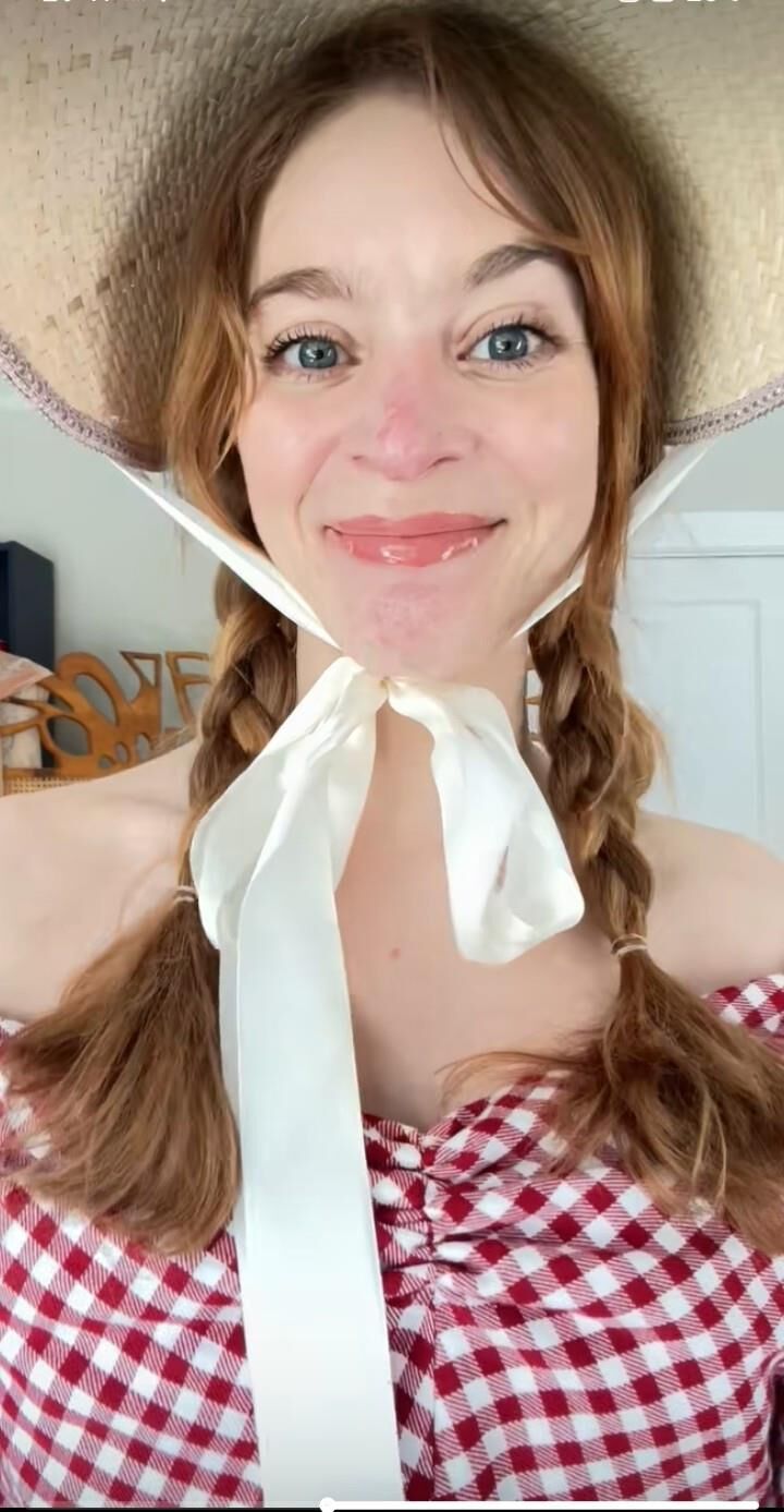 Sexy Costumer Vintage Ivy Thompson (The Sewlo Artist)