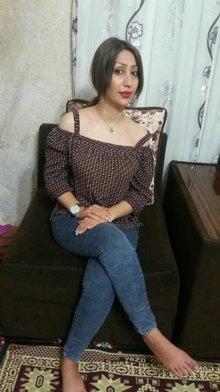 Horny iraní MILF Elnaz