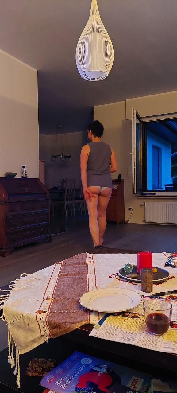 Marido de chupado de sí mismo y su esposa cachonda