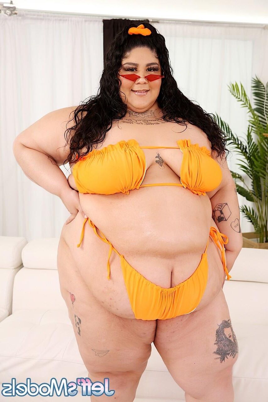 Crystal Blue, Une Truie Latine Grasse, Obese et Sexy
