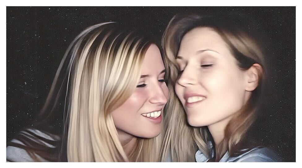 Paula und Kim machen rum