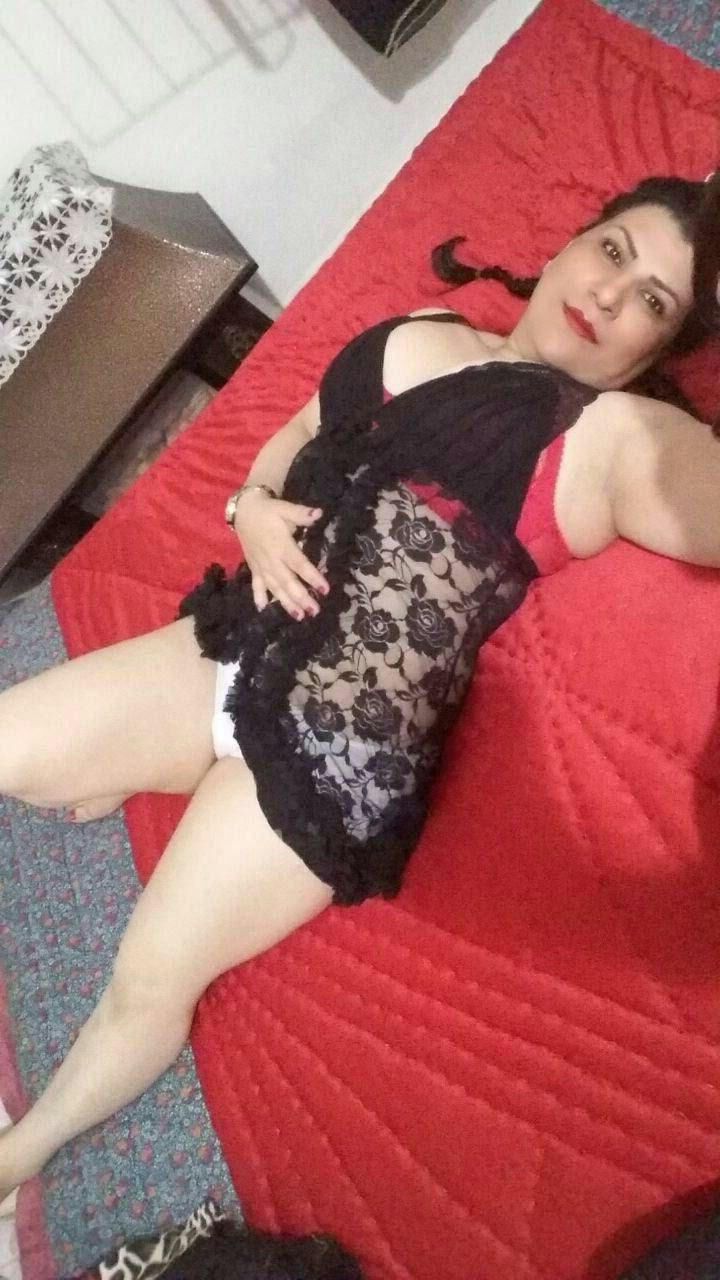 curvilíneo iraní maduro