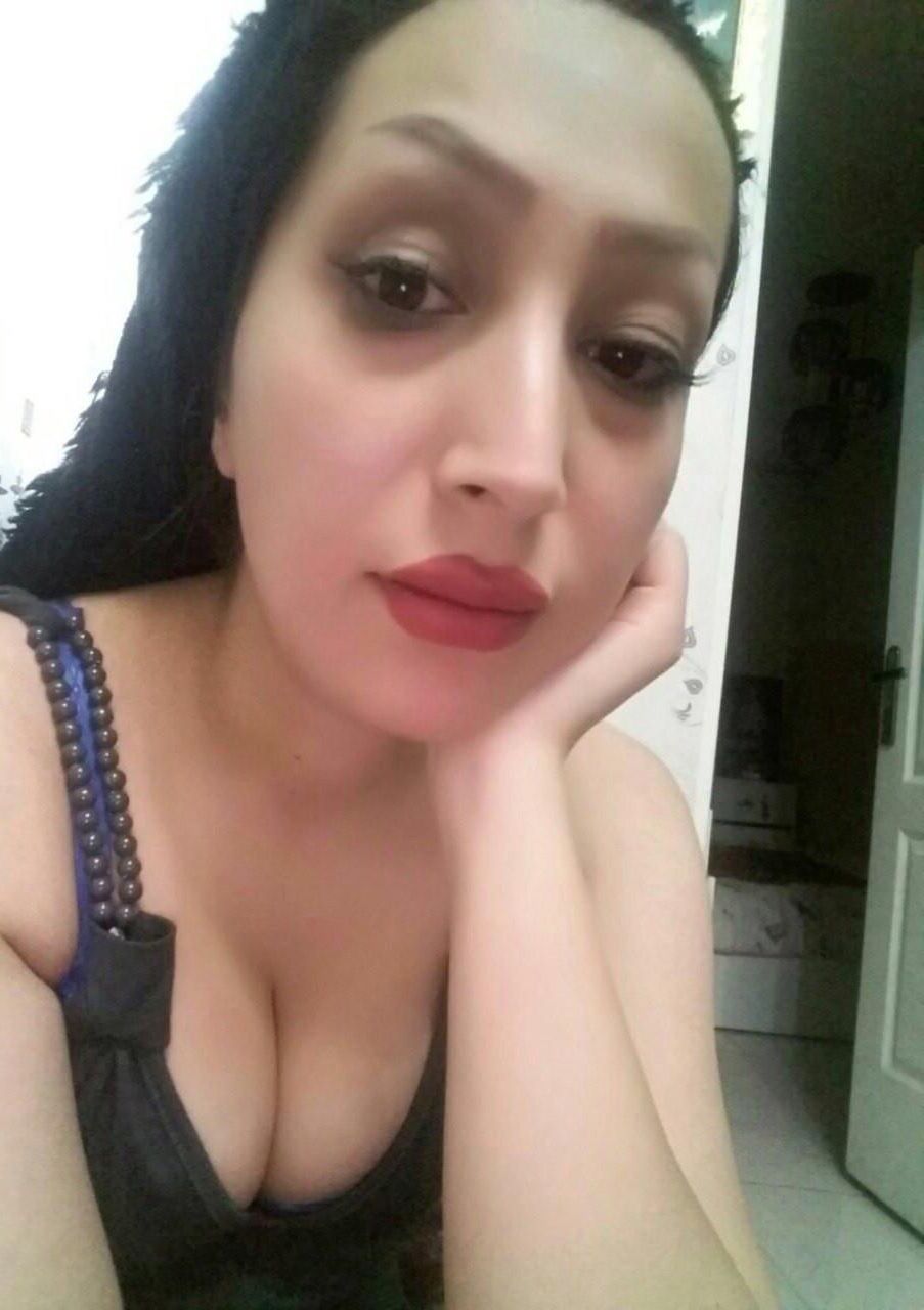 Horny iraní MILF Elnaz
