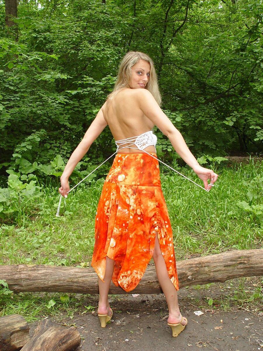 Sexy blond draußen