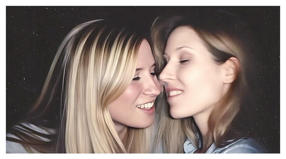Paula und Kim machen rum