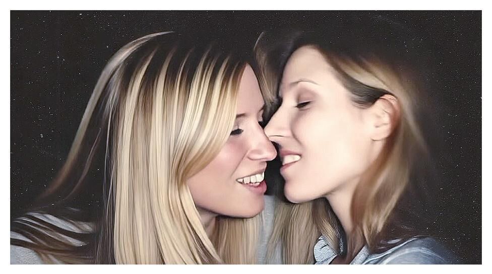 Paula und Kim machen rum