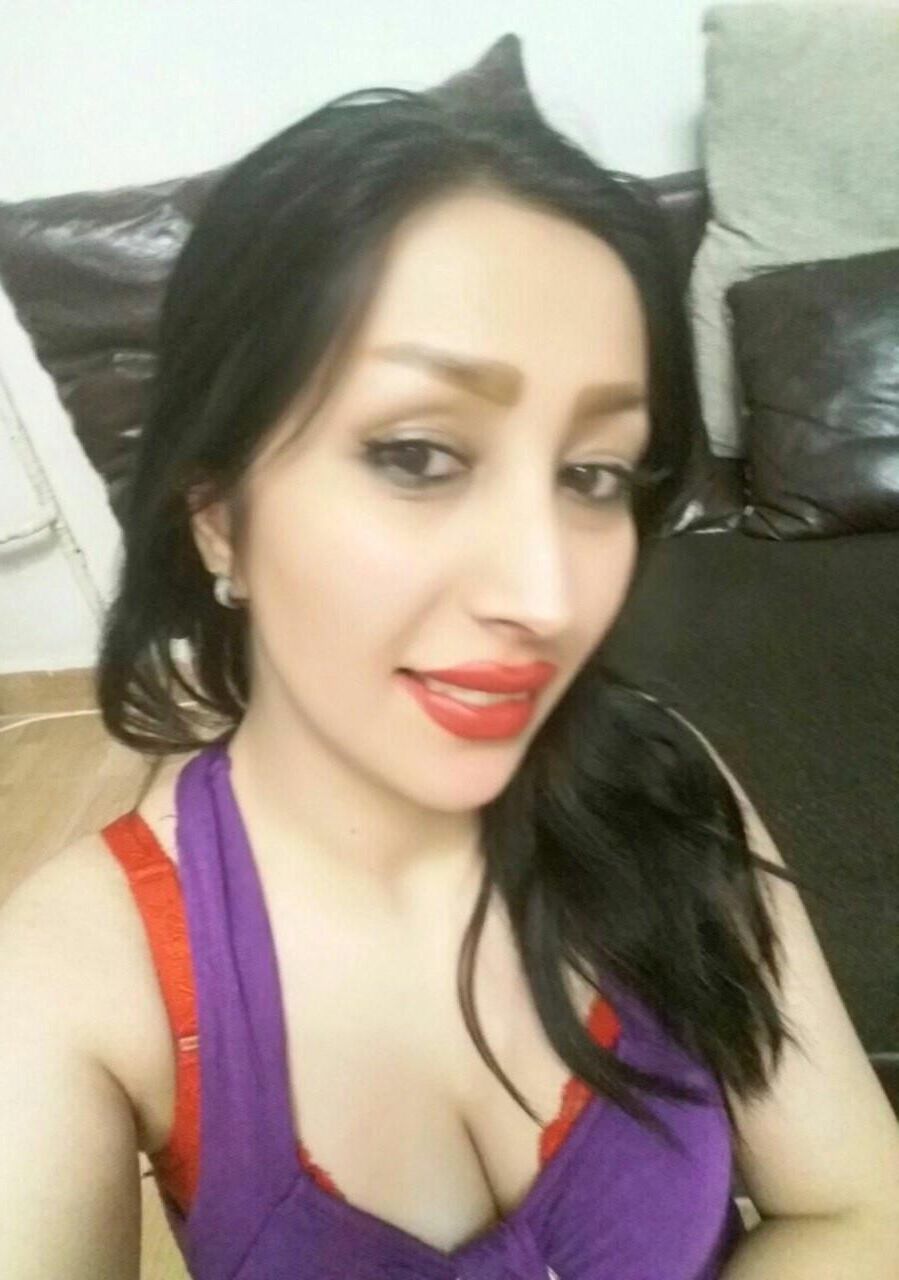Horny iraní MILF Elnaz
