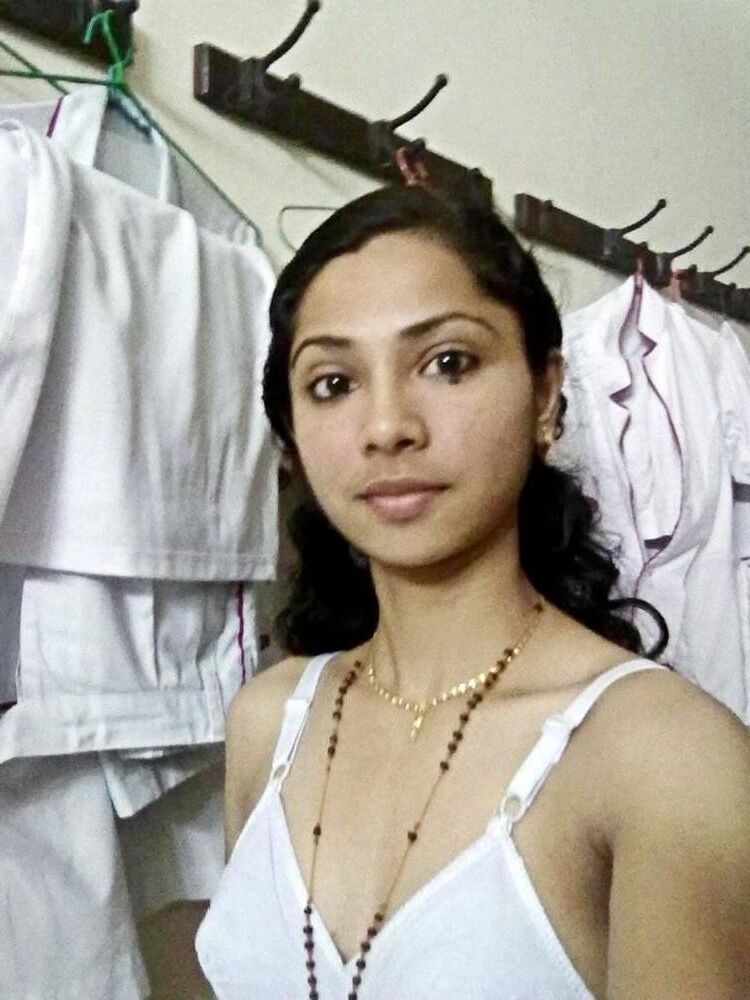 Enfermera india traviesa