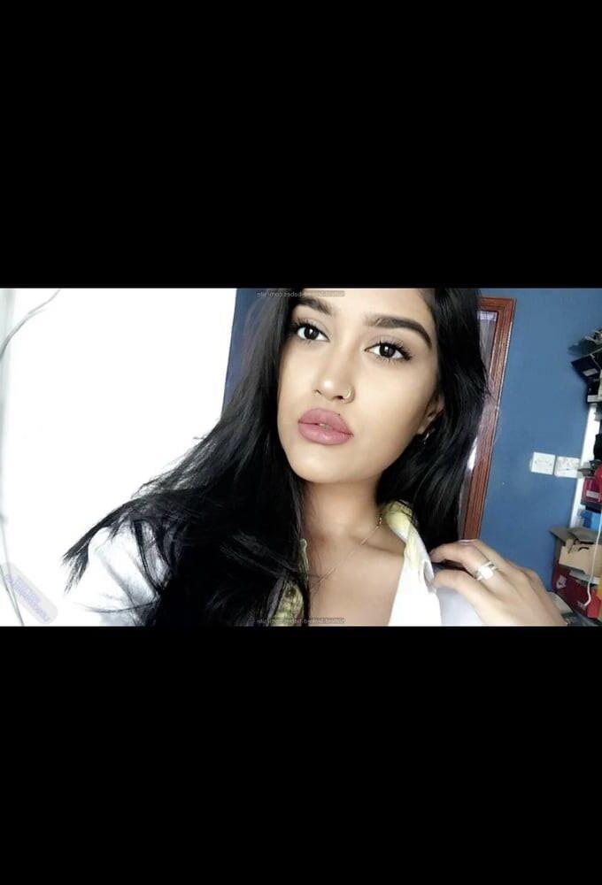 Novia india caliente en bolsas de peces