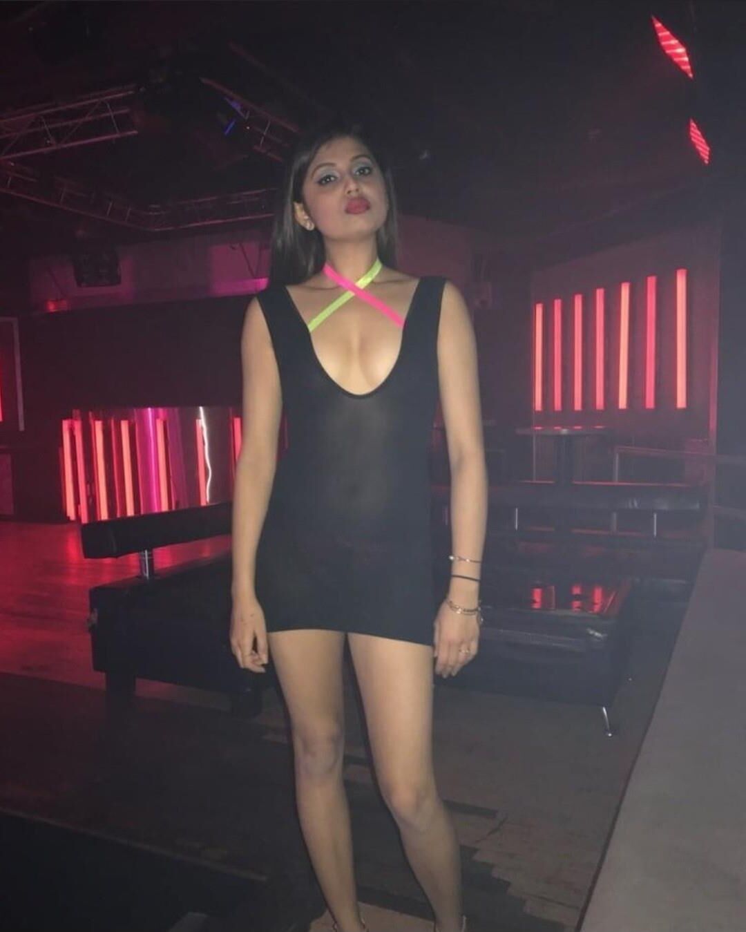Divertido bimbo indio