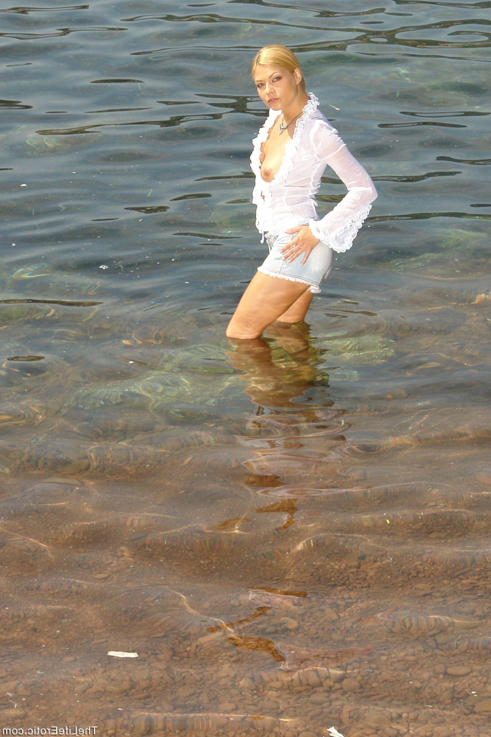 Adriana Water ()